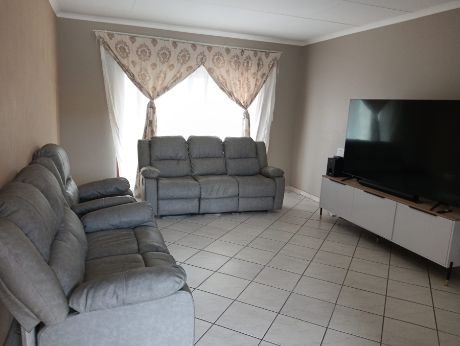 3 Bedroom Property for Sale in Melodie North West